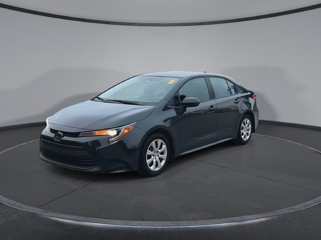 Used 2025 Toyota Corolla LE FWD image 4