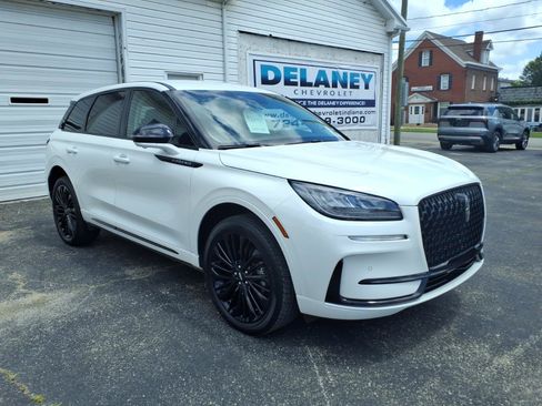 Used 2025 Lincoln Corsair AWD w/ Equipment Group 101A image 1