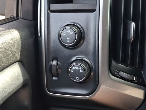 Used 2018 Chevrolet Silverado 1500 LT AWD/4WD image 24