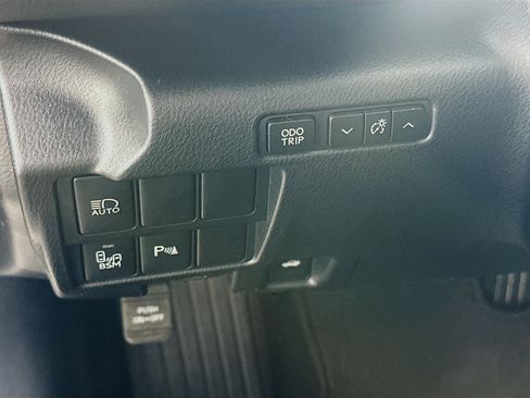 Used 2017 Lexus IS 200t w/ Premium Package RWD image 17