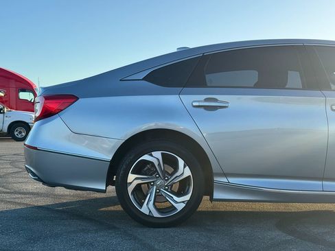 Used 2019 Honda Accord EX image 8