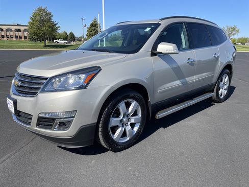 Used 2016 Chevrolet Traverse LT w/ Style and Technology Package AWD/4WD image 1