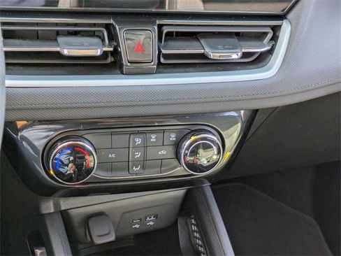 Used 2024 Chevrolet TrailBlazer LT image 21