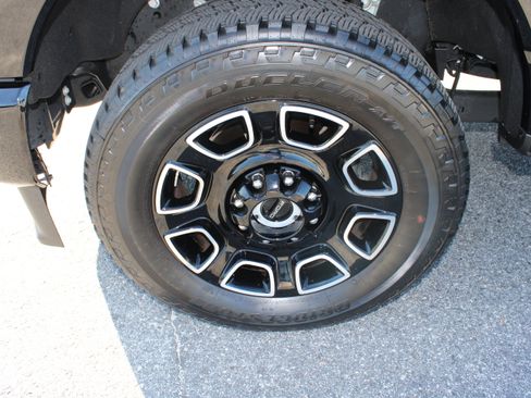 Used 2025 Ford F350 Platinum AWD/4WD image 11