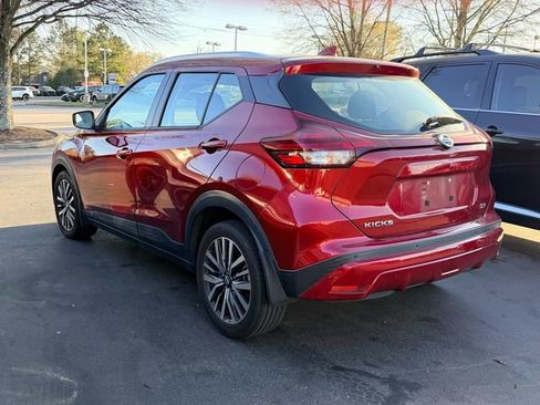 Certified 2021 Nissan Kicks SV image 4