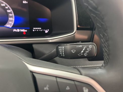 New 2026 Volkswagen Taos SE image 20