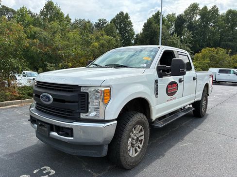 Used 2017 Ford F250 XL w/ Power Equipment Group AWD/4WD image 2