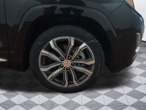 Used 2020 GMC Terrain Denali w/ Denali Premium Package image 10