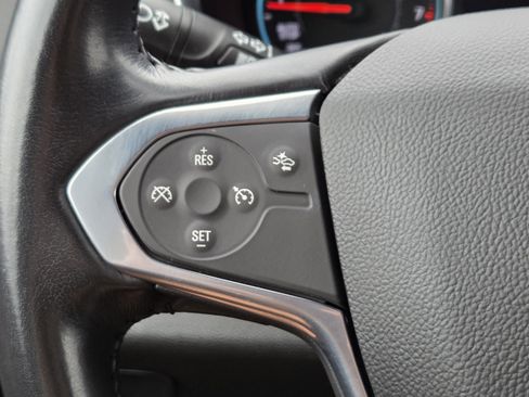 Used 2022 Chevrolet Traverse LT image 16