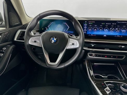 Certified 2023 BMW X7 xDrive40i w/ Executive Package image 23