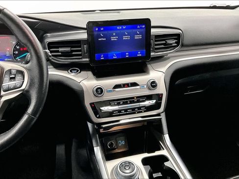 Used 2023 Ford Explorer XLT w/ Equipment Group 202A RWD image 7