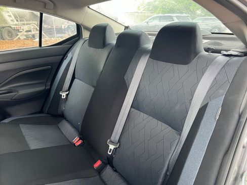 Used 2025 Nissan Versa SV image 33