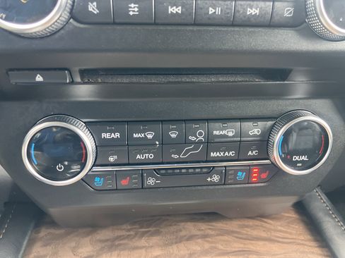 Used 2018 Ford Expedition Platinum AWD/4WD image 33