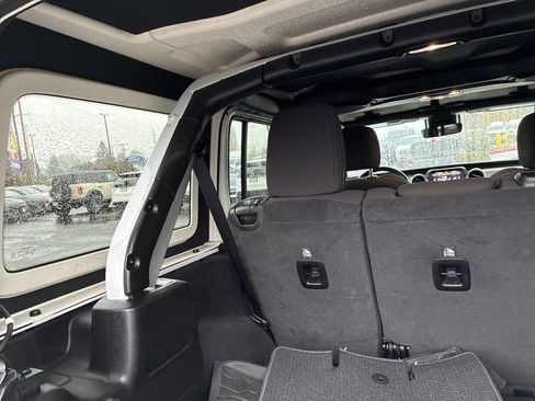 Used 2021 Jeep Wrangler Unlimited Sport image 24