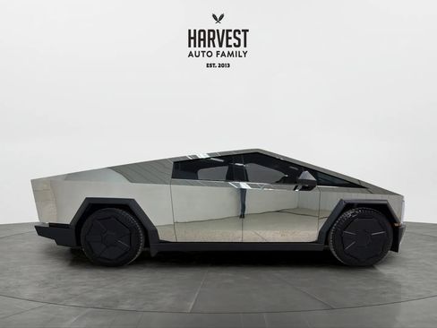 Used 2024 Tesla Cybertruck AWD Crew Cab image 8