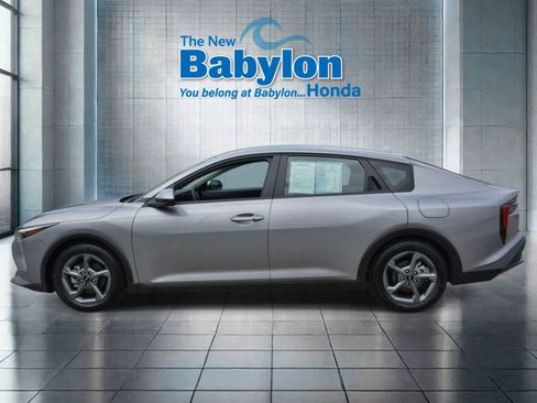 Used 2025 Kia K4 FWD image 2