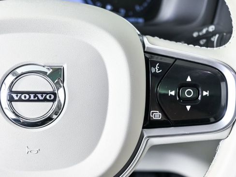 Used 2022 Volvo XC90 T8 Inscription w/ Advanced Package AWD/4WD image 13