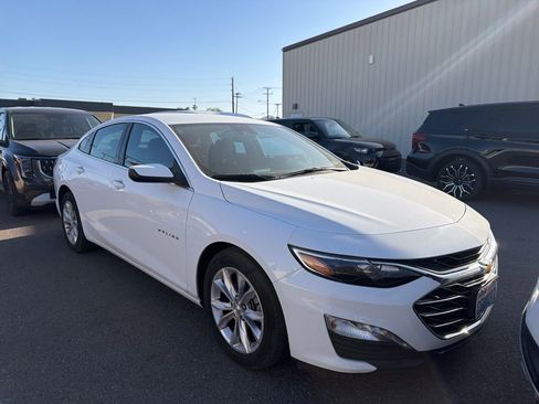 Used 2023 Chevrolet Malibu LT FWD image 2