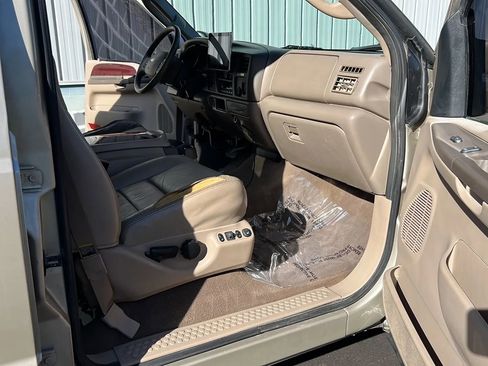 Used 2004 Ford Excursion Limited AWD/4WD image 17