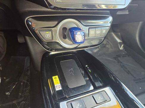 Used 2021 Toyota Prius Prime XLE image 29