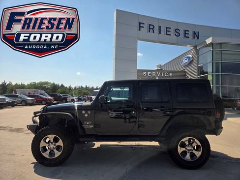 Used 2018 Jeep Wrangler Unlimited Sahara w/ Connectivity Group AWD/4WD image 4