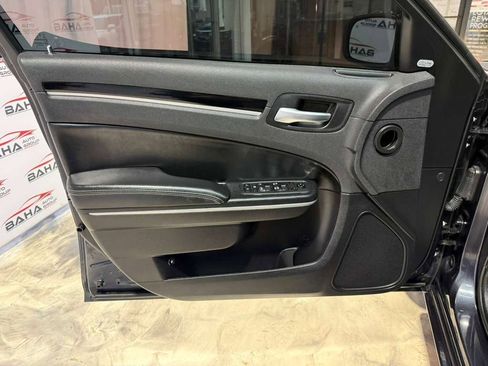 Used 2019 Chrysler 300 S image 27