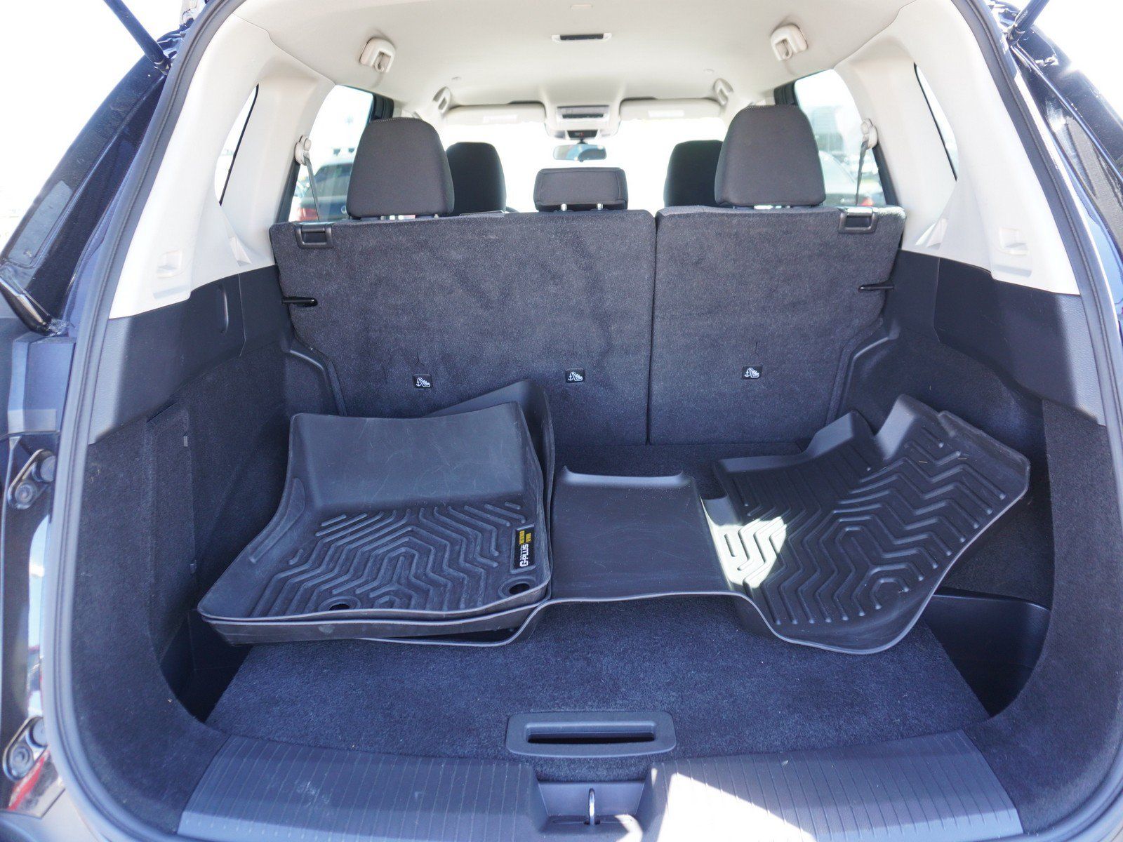 Used 2023 Nissan Rogue SV FWD image 11