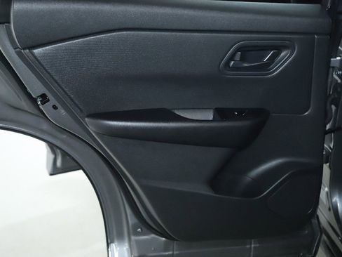 Used 2024 Nissan Rogue S image 13