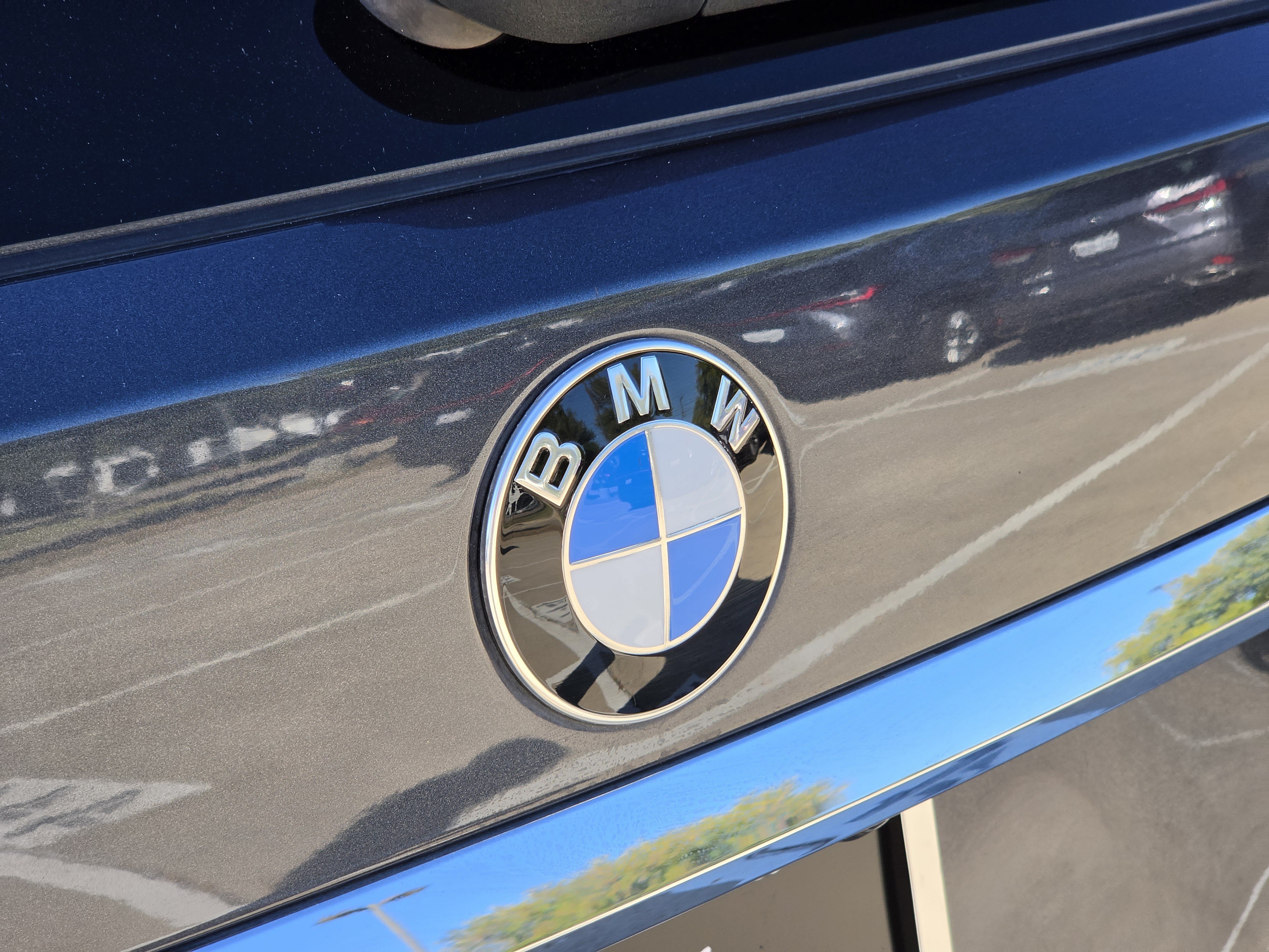 Used 2021 BMW X7 xDrive40i w/ Premium Package AWD/4WD image 39