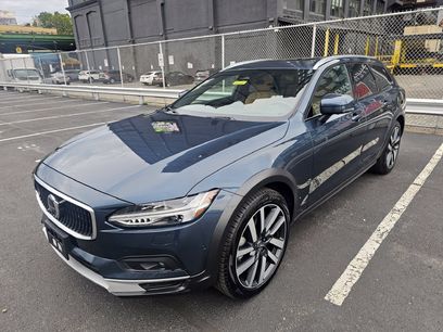 Used 2025 Volvo V90 B6 Cross Country Ultra