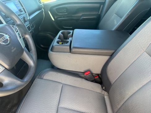 Certified 2017 Nissan Titan S image 17