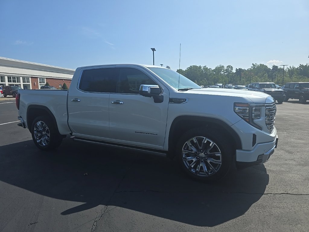 Used 2023 GMC Sierra 1500 Denali w/ Denali Reserve Package AWD/4WD image 10