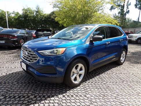 Used 2020 Ford Edge SE FWD image 3