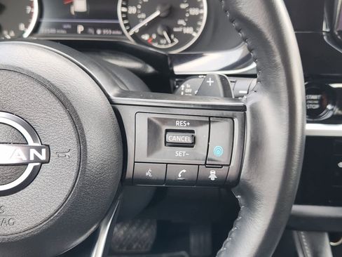 Used 2025 Nissan Pathfinder SV AWD/4WD image 28