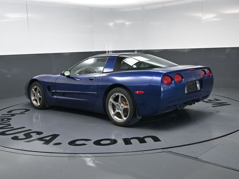 Used 2004 Chevrolet Corvette Coupe w/ Preferred Equipment Group RWD image 7