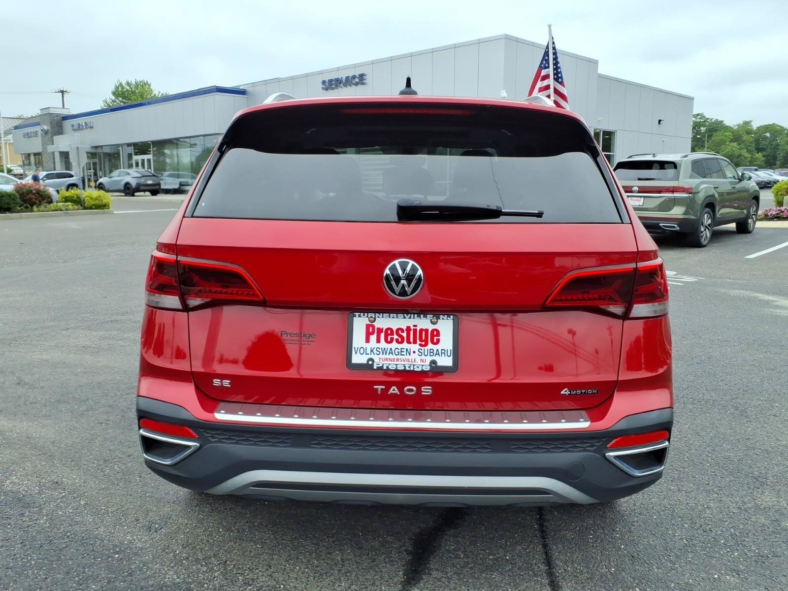 Certified 2023 Volkswagen Taos SE w/ Panoramic Sunroof Package AWD/4WD image 3