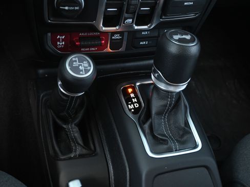 Used 2025 Jeep Wrangler Unlimited Sport S 4xe AWD/4WD image 26