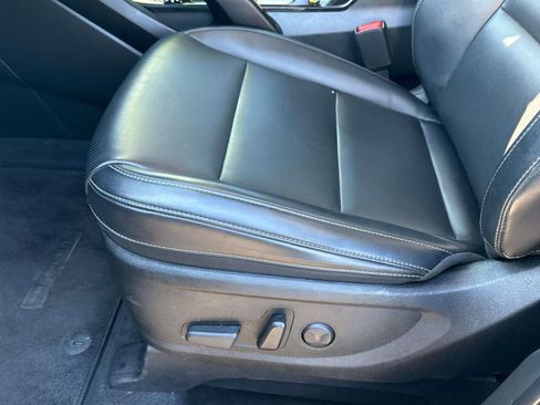 Used 2024 Kia Telluride S image 12