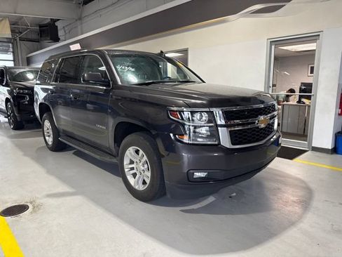 Used 2018 Chevrolet Tahoe LT w/ Luxury Package AWD/4WD image 3