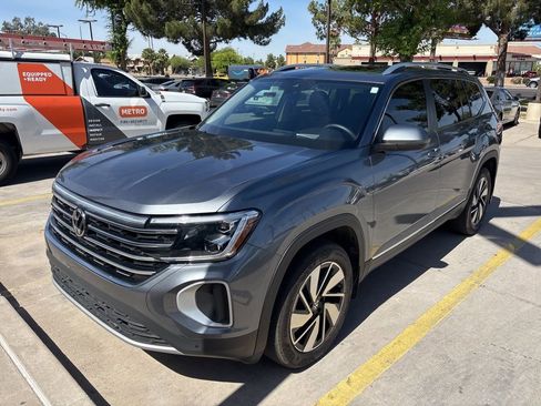 Used 2024 Volkswagen Atlas SEL AWD/4WD image 1