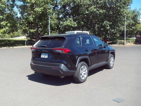 Used 2023 Toyota RAV4 LE AWD/4WD image 5