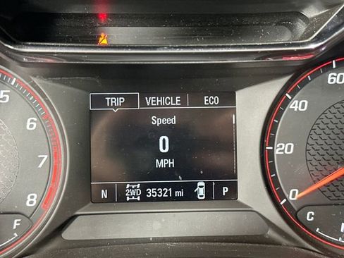 Used 2021 Chevrolet TrailBlazer RS w/ Sun and Liftgate Package image 18