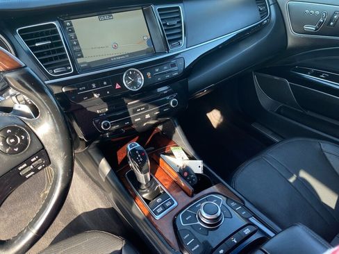 Used 2016 Kia K900 Luxury image 30