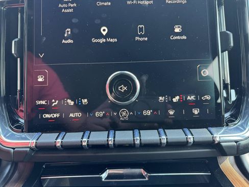 Used 2026 GMC Yukon Denali w/ Sun & Power Step Package AWD/4WD image 31