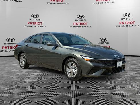 New 2026 Hyundai Elantra SE image 1