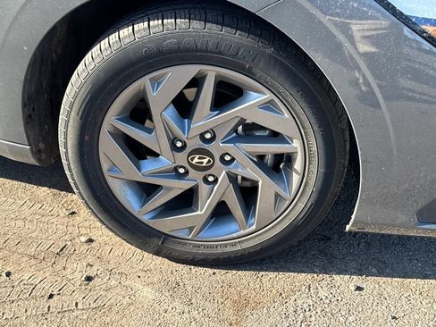 Used 2024 Hyundai Elantra SEL FWD image 15