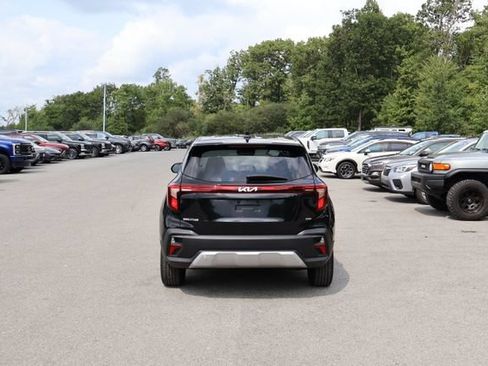 Used 2024 Kia Seltos LX AWD/4WD image 6