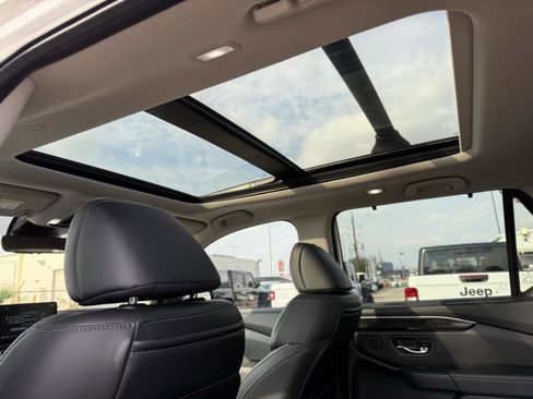 Used 2023 Honda Pilot Elite image 18