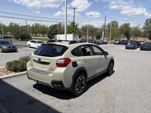 Used 2014 Subaru Crosstrek 2.0i Premium w/ Popular Package #2 AWD/4WD image 3