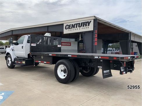 Used 2022 Ford F650 2WD Regular Cab Super Duty image 12